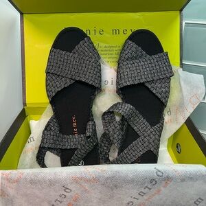bernie mev. Black Shimmer Balmy NIB size 40 EU 9 US
